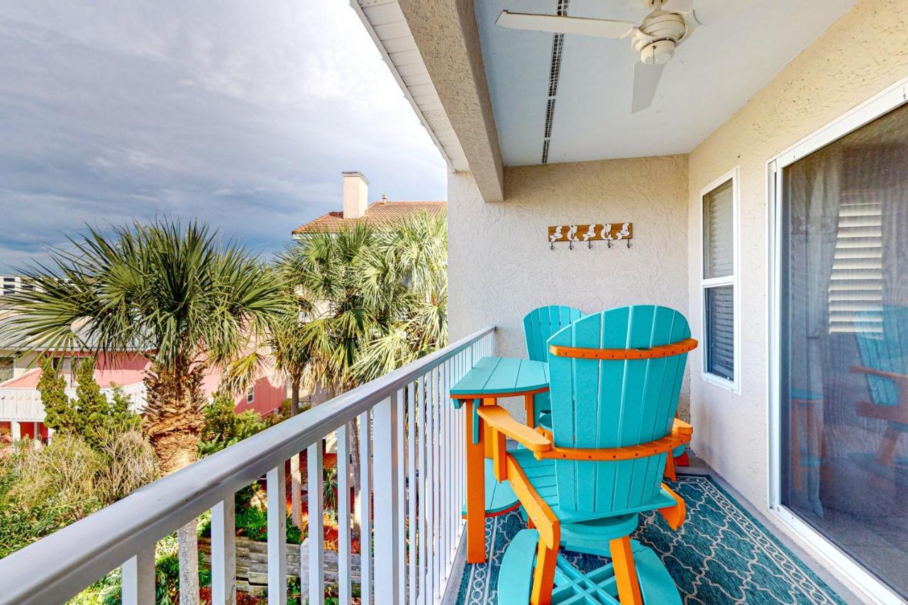 Appartement Poolside 303